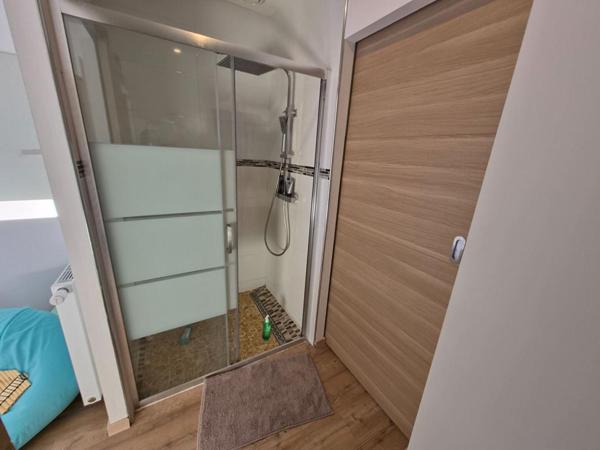 Superbe maison de plain pied  / 5 pièces 137 m2 sur terrain de 505 m² clos