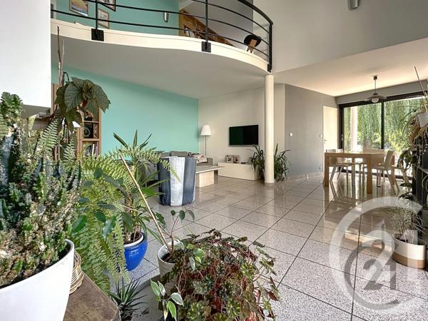 Maison à vendre  9 pièces - 200 m 2   CHALONS EN CHAMPAGNE  - 51