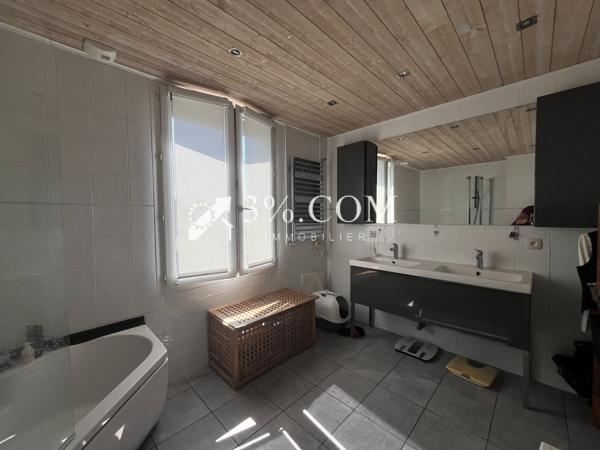 Appartement
                                                                                                                                                                                                                                                                                                                        5 pièce(s)                                                                                                                                                                                                          3 chambre(s)                                                                                                                                                                                                          123  m²