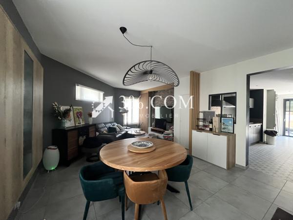 Appartement
                                                                                                                                                                                                                                                                                                                        5 pièce(s)                                                                                                                                                                                                          3 chambre(s)                                                                                                                                                                                                          123  m²