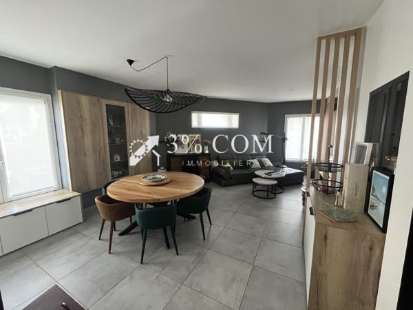 Appartement
                                                                                                                                                                                                                                                                                                                        5 pièce(s)                                                                                                                                                                                                          3 chambre(s)                                                                                                                                                                                                          123  m²