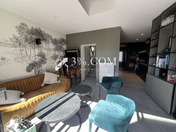 Appartement
                                                                                                                                                                                                                                                                                                                        5 pièce(s)                                                                                                                                                                                                          3 chambre(s)                                                                                                                                                                                                          123  m²