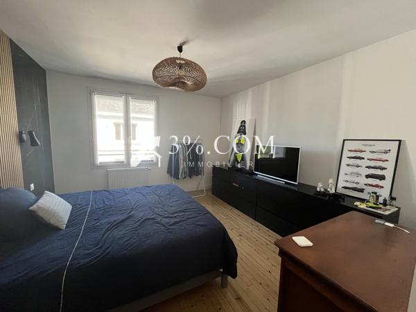 Appartement
                                                                                                                                                                                                                                                                                                                        5 pièce(s)                                                                                                                                                                                                          3 chambre(s)                                                                                                                                                                                                          123  m²