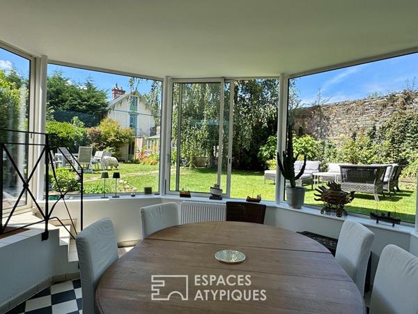 Maison bourgeoise et sa dépendance de charme subtilement rénovées