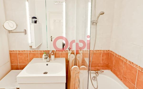 Appartement à vendre    2 pièces • 40,72 m2 Paris 11