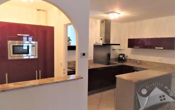 Vente Maison en pierre de ville avec garage rénové(e) Podensac   