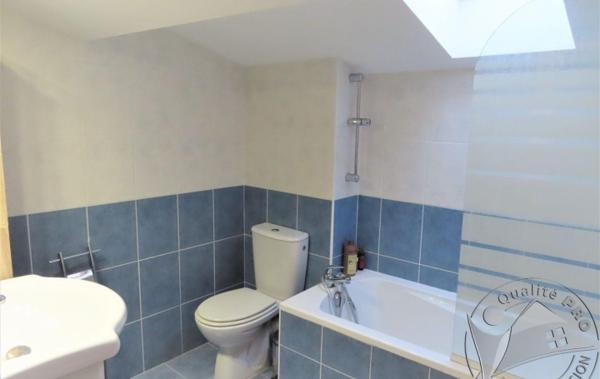 Vente Maison en pierre de ville avec garage rénové(e) Podensac   