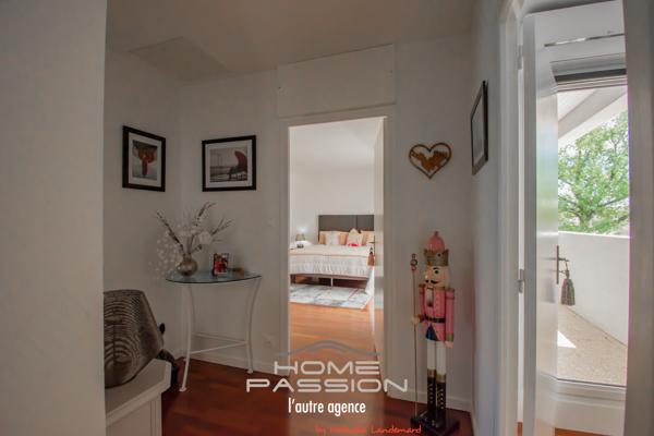 Maison
                                                                                                                                                                                                                                                                                                                        8 pièce(s)                                                                                                                                                                                                          5 chambre(s)                                                                                                                                                                                                          251  m²