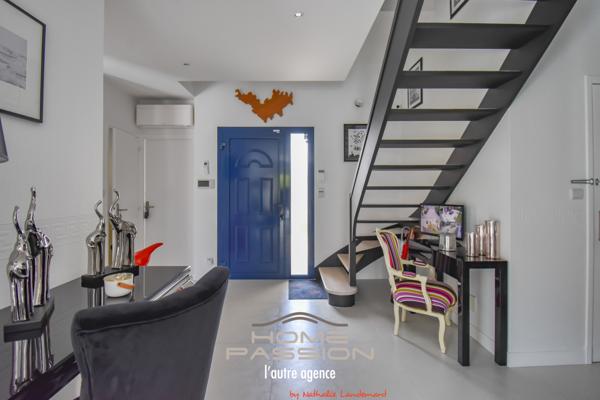 Maison
                                                                                                                                                                                                                                                                                                                        8 pièce(s)                                                                                                                                                                                                          5 chambre(s)                                                                                                                                                                                                          251  m²