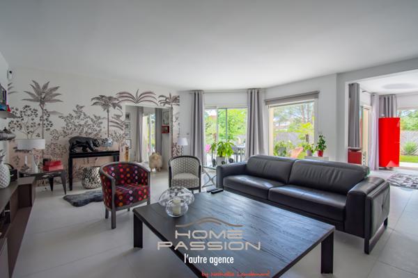 Maison
                                                                                                                                                                                                                                                                                                                        8 pièce(s)                                                                                                                                                                                                          5 chambre(s)                                                                                                                                                                                                          251  m²