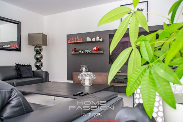 Maison
                                                                                                                                                                                                                                                                                                                        8 pièce(s)                                                                                                                                                                                                          5 chambre(s)                                                                                                                                                                                                          251  m²
