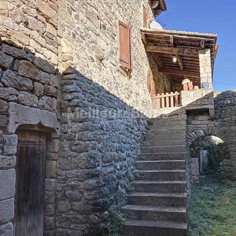 Mas avec dépendances, terrain 5 ha