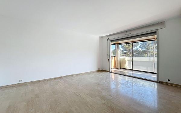 Appartement à louer    2 pièces • 50 m2 Saint-Raphaël