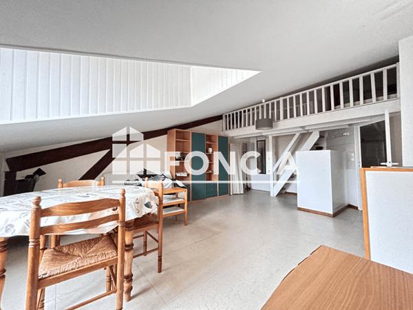 Location Studio meublé 21.31 m² - 7 RUE DE L'EVESCOT La Rochelle 17000
