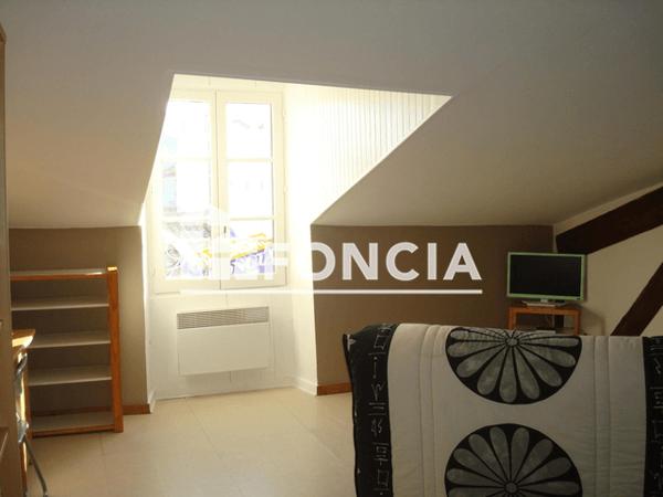 Location Studio meublé 21.31 m² - 7 RUE DE L'EVESCOT La Rochelle 17000