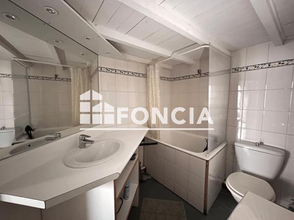 Location Studio meublé 21.31 m² - 7 RUE DE L'EVESCOT La Rochelle 17000