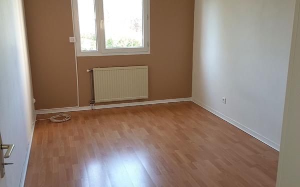 Appartement à louer    4 pièces • 93,43 m2 Sérézin-du-Rhône