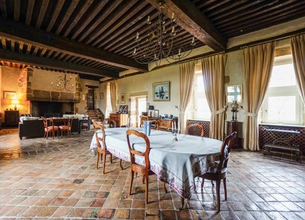 Maison à vendre    5 pièces •  Doyet