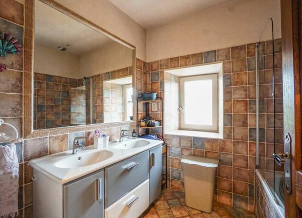 Maison à vendre    5 pièces •  Doyet