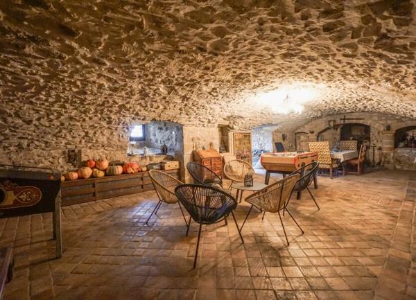 Maison à vendre    5 pièces •  Doyet