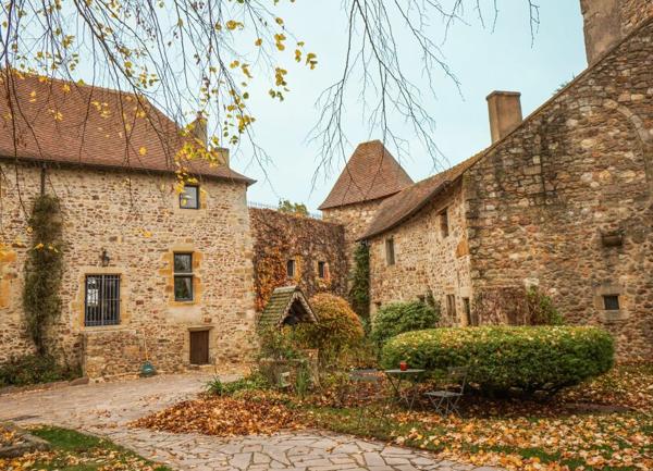 Maison à vendre    5 pièces •  Doyet