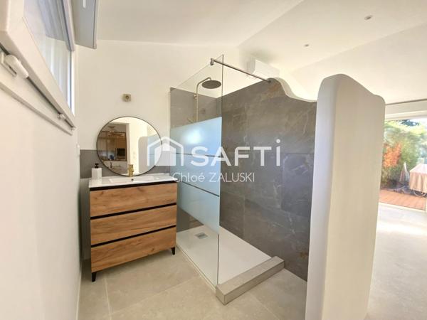 Maison avec suite de plain pied et piscine