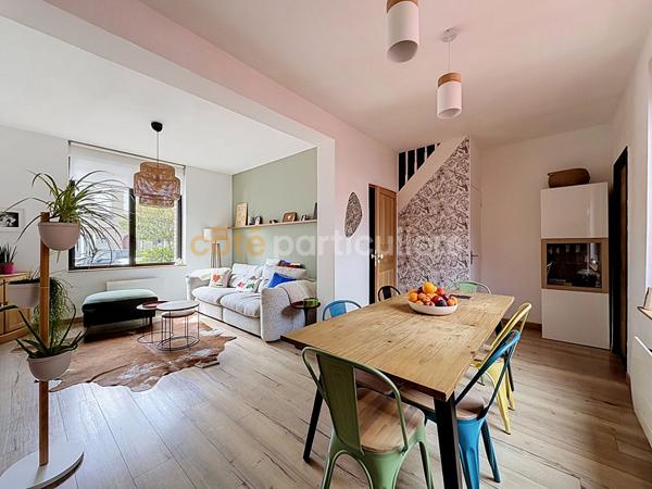 Vente
                Maison90 m² - 4 Pièces -
                    HAZEBROUCK (59190)