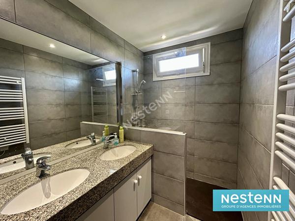 Maison de 5 pièces de 121.65 m² avec un terrain de 506m² situé à Meyzieu secteur La Jacquière.