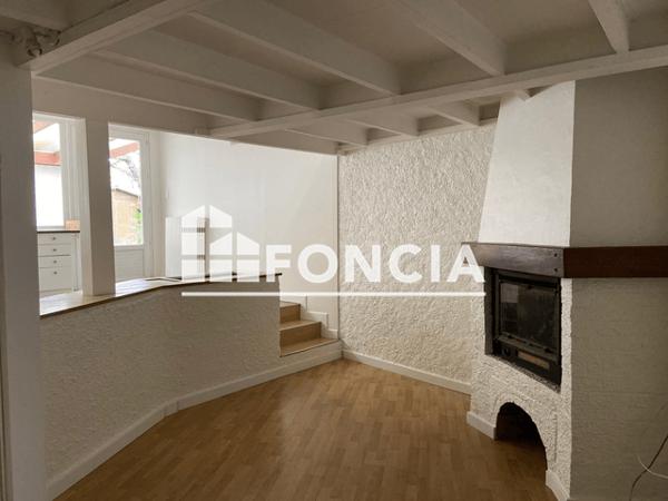 Location Maison 4 pièces 73.14 m² - 10 PLACE ALFRED RADIGOIS Saint Sebastien Sur Loire 44230