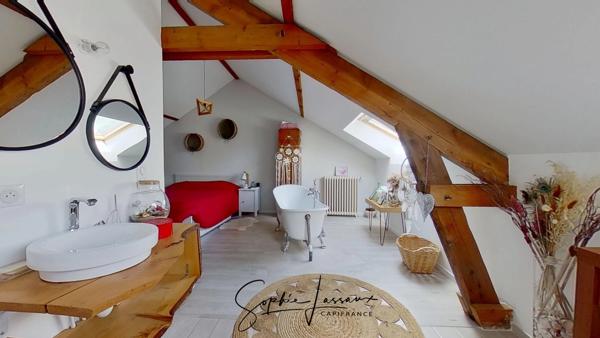 Esprit loft et volumes exceptionnels à vendre à Vauréal Village – 247 m², 9 pièces, 4 chambres