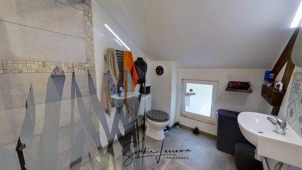 Esprit loft et volumes exceptionnels à vendre à Vauréal Village – 247 m², 9 pièces, 4 chambres