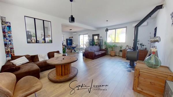 Esprit loft et volumes exceptionnels à vendre à Vauréal Village – 247 m², 9 pièces, 4 chambres