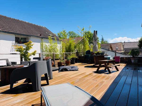 Esprit loft et volumes exceptionnels à vendre à Vauréal Village – 247 m², 9 pièces, 4 chambres
