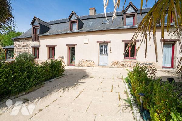 NOUVEAUTE - PIRÉ-CHANCÉ - PROPRIETE DE CARACTERE - LONGERE 250M²