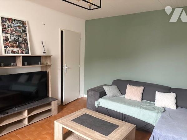 A VOIR TOURNON Nord - Charmante petite maison avec terrasse et jardin