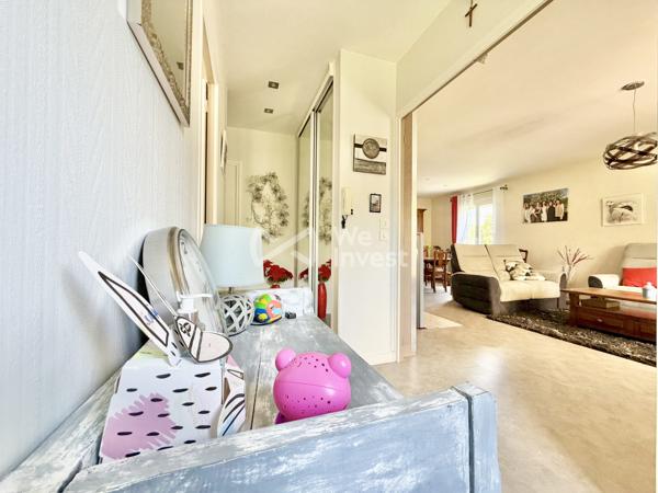 Villa de type 5 sur sous-sol complet avec piscine et jardin.