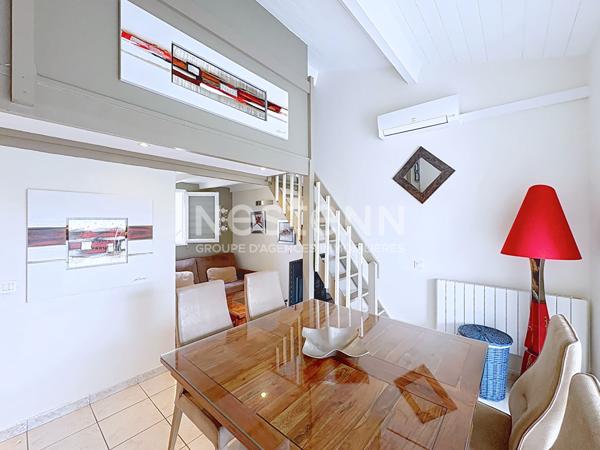 Charmante villa 2 pièces de 34.55 m² (30.55 m² loi carrez) + mezzanine, terrasse de 23 m² et place de parking privative dans résidence avec piscine Fleury Saint-Pierre-la-Mer