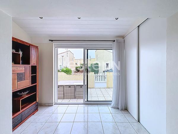 Charmante villa 2 pièces de 34.55 m² (30.55 m² loi carrez) + mezzanine, terrasse de 23 m² et place de parking privative dans résidence avec piscine Fleury Saint-Pierre-la-Mer