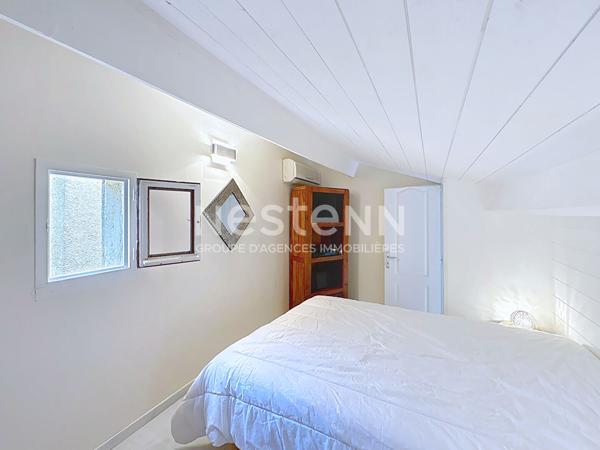 Charmante villa 2 pièces de 34.55 m² (30.55 m² loi carrez) + mezzanine, terrasse de 23 m² et place de parking privative dans résidence avec piscine Fleury Saint-Pierre-la-Mer