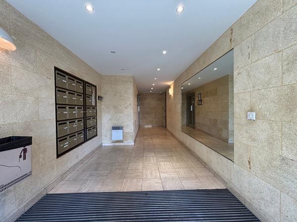 Appartement T1 à vendre à Bordeaux - Croix de Seguey, calme et lumineux