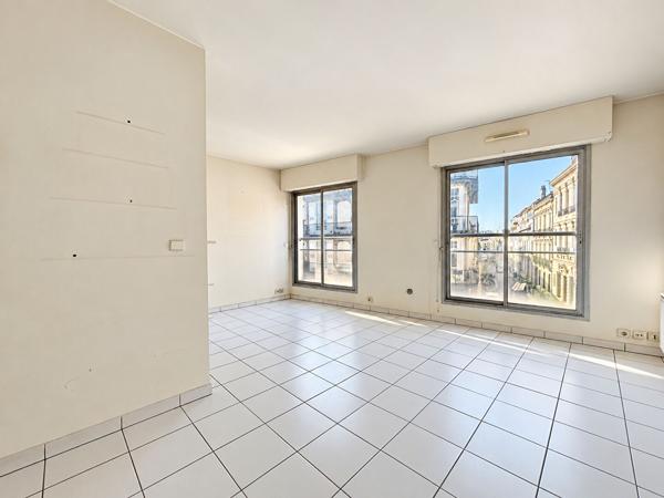Appartement T1 à vendre à Bordeaux - Croix de Seguey, calme et lumineux