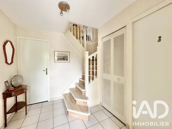 Maison à vendre 6 pièces 123,4 m² Sainte-Geneviève-des-Bois