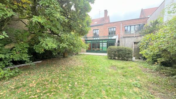 GRANDE MAISON FAMILIALE • LILLE JARDIN DES PLANTES • 200 m² • JARDIN 425 m²