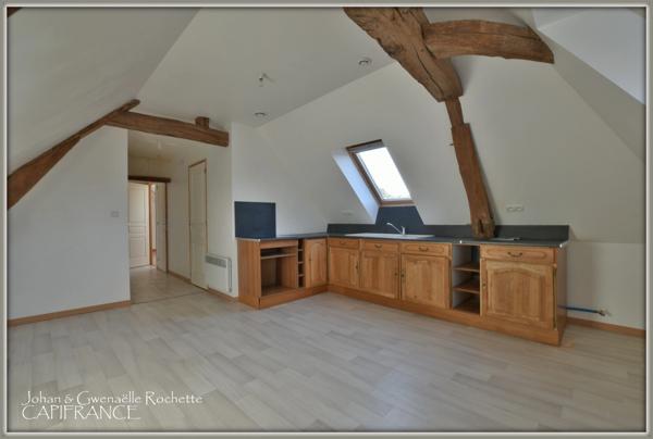 Dpt Maine et Loire (49), à louer JARZE appartement T2