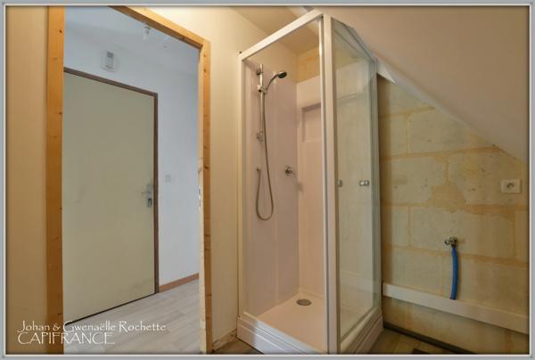 Dpt Maine et Loire (49), à louer JARZE appartement T2