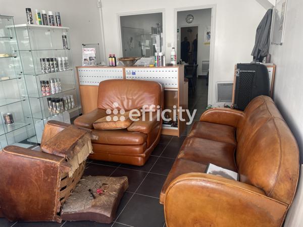 Local Commercial
        
        - 465 m² 401 740 € *