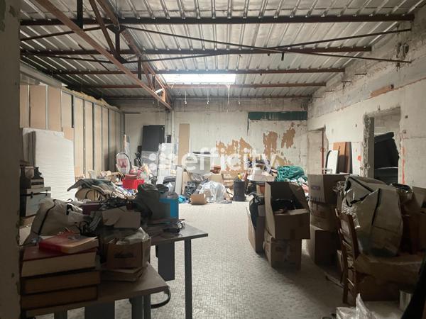 Local Commercial
        
        - 465 m² 401 740 € *