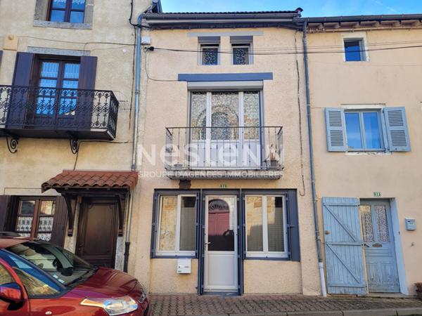 EXCLUSIVITE ! Maison de ville avec balcon et cave, en plein Centre de Retournac