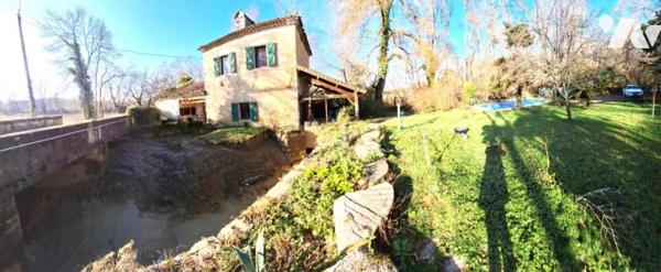 VIC-FEZENSAC, Moulin avec terrain et piscine.