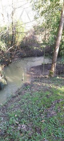 VIC-FEZENSAC, Moulin avec terrain et piscine.